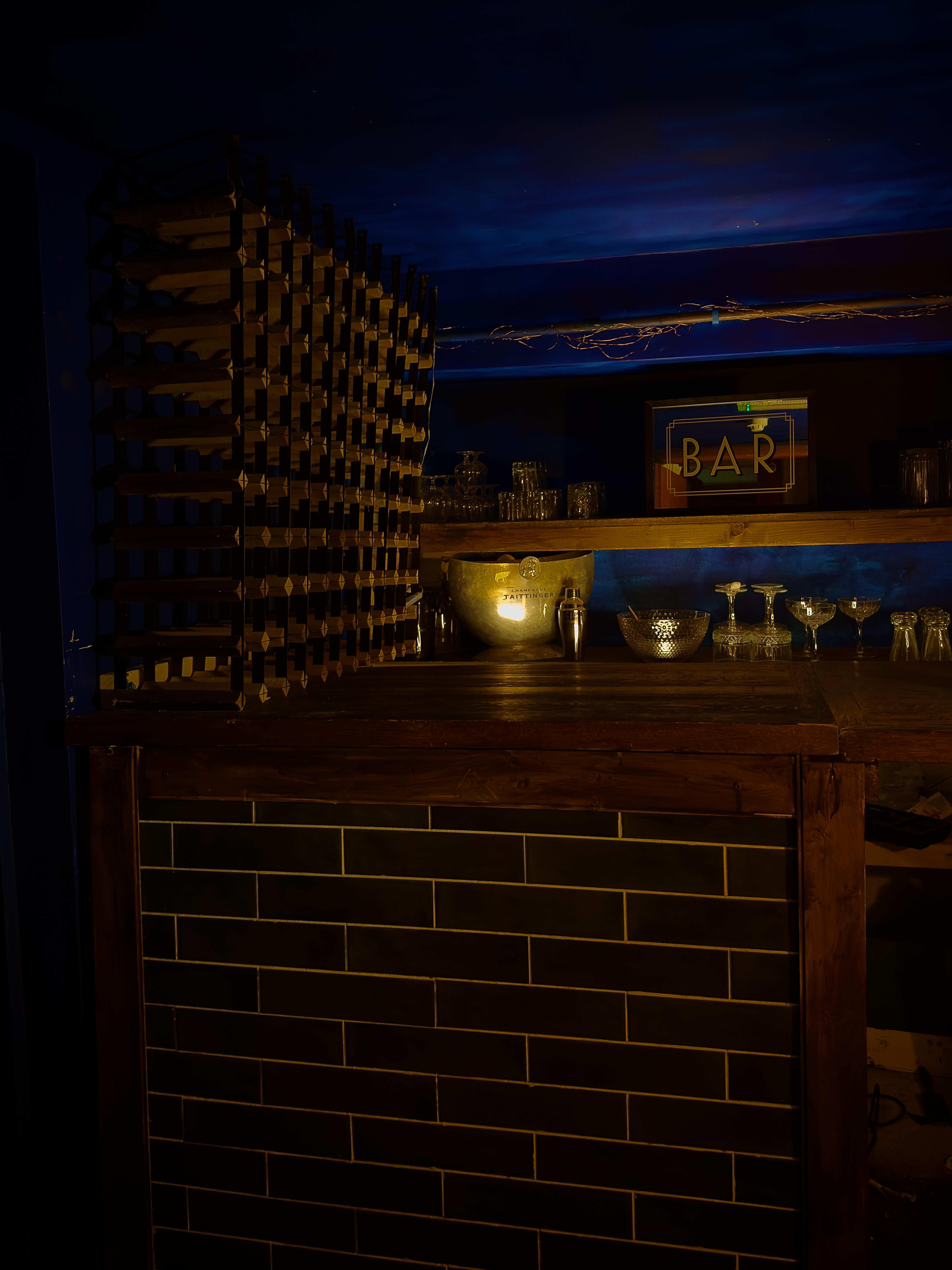 Vintage 1920s Speakeasy Atmosphere